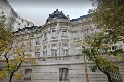 La residencia del embajador de Brasil engalana el barrio de Recoleta.