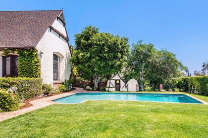 La residencia está rodeada de espectaculares jardines con vistas panorámicas