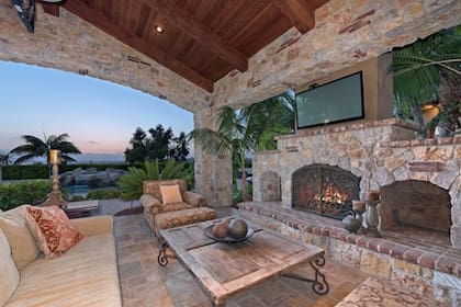 La residencia tenía seis dormitorios distribuidos en más de 1100 metros cuadrados, frente a la costa del Pacífico