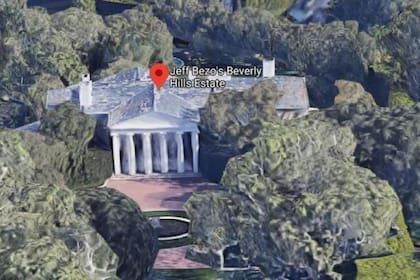 La residencia tiene un área de 13 mil metros cuadrados. Esta es la vista desde Google Maps.