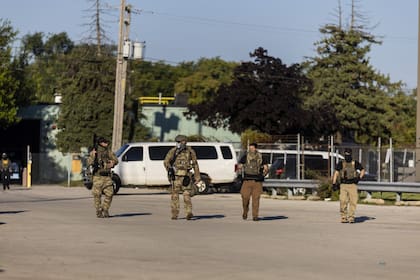 La resistencia comunitaria ha generado una red nacional de apoyo no violento, donde se implementan tácticas para detectar la presencia de agentes