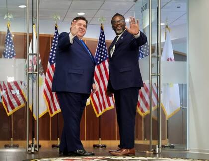 La respuesta del alcalde Brandon Johnson y el gobernador JB Pritzker a Donald Trump