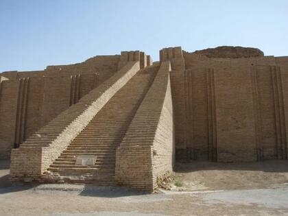La restauración del zigurat inició en 1980 de la mano del dictador Saddam Hussein
