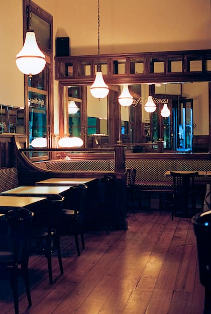 La restauración exigió desmontes parciales, limpieza manual y consolidación de superficies