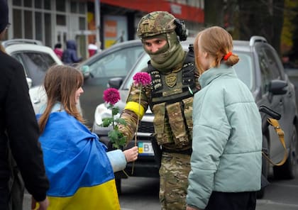 La retirada rusa de Kherson marcó un hito triunfal en el retroceso de Ucrania contra la invasión de Moscú hace casi nueve meses
