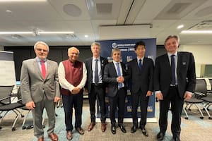 Caputo se reunió con representantes del Banco Mundial