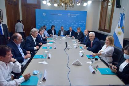 La reunión entre el ministro de Agricultura Julián Domínguez y la Mesa de Enlace
