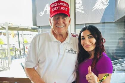 La reunión entre Trump y Laura Loomer, una figura extremista sin experiencia institucional, habría disparado los despidos