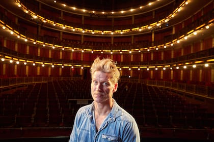 La Revista del Cervantes es un musical en homenaje a la revista porteña; su director es Pablo Maritano