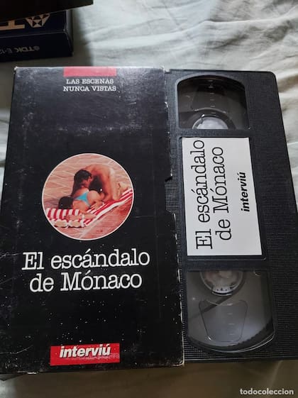 La revista española Interviú compró también los derechos para vender el video de Ducruet con su amante, al que presentó como "El escándalo de Mónaco",