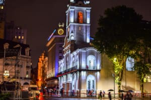 La Revolución de Mayo se celebra con vigilia, danza, teatro, arte y moda en su escenario principal