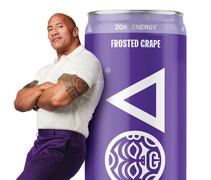 La Roca es la imagen principal en la publicidad de las bebidas ZOA (ZOA Energy)