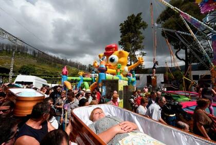 La romería mezcla lo religioso con la fiesta popular.
