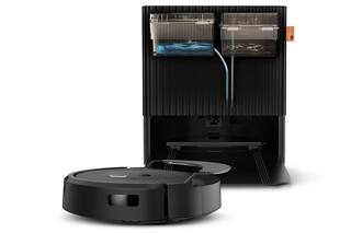 Probamos una aspiradora robot que además de a tu casa se limpia ella misma