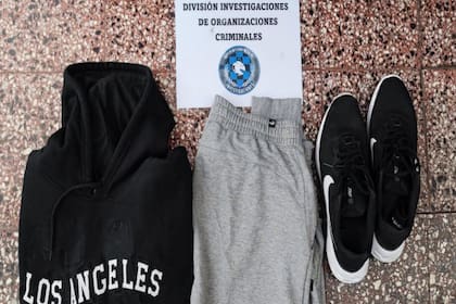 La ropa y calzado secuestrados serían de similares características a las utilizadas por los ladrones el día del robo