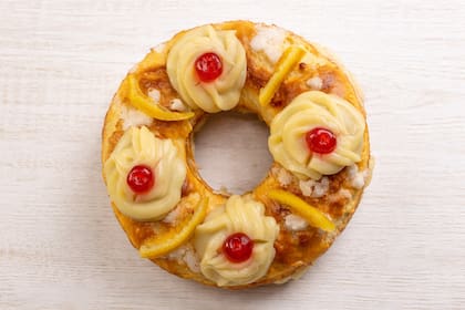 La rosca ocupa en las Pascuas un lugar equivalente al pan dulce en las Navidades