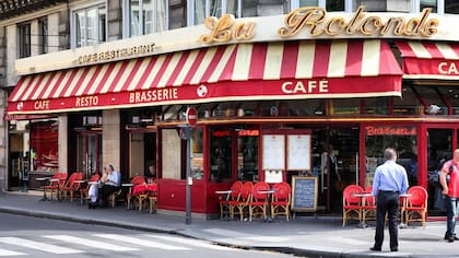 La Rotonde, frente a La Coupole