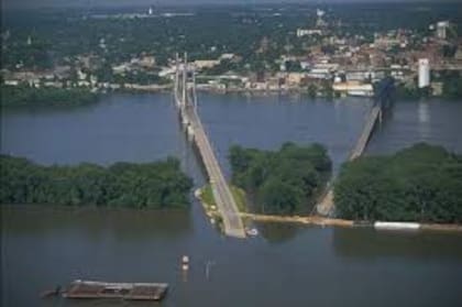 La rotura del dique de West Quincy dejó aisladas Missouri e Illinois