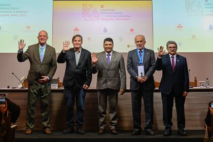 La rueda de prensa de presentación del Congreso Internacional de la Lengua Española (CILE) en Arequipa, donde estuvieron Luis García Montero y Santiago Muñoz Machado