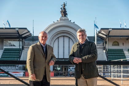 Alfonso Bustillo y Nicolás Pino, al borde de la pista central
