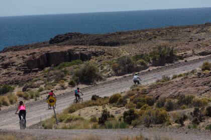 La Ruta 1 va pegadita al mar argentino y ofrece, a cada paso, vistas panorámicas.