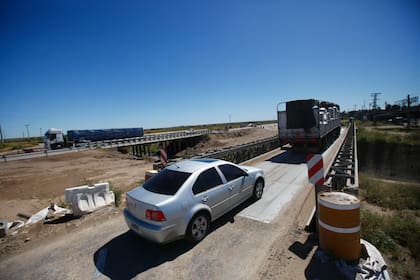 La ruta 3 sigue con un desvio a la altura del Canal Maldonado, que genera largas filas de camiones y automóviles