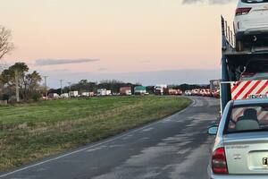 Bronca entre los productores por el catastrófico estado de un camino alternativo tras el colapso de la ruta 9