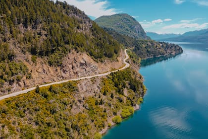 La Ruta de los Siete Lagos, un recorrido imperdible donde cada curva revela un paisaje majestuoso