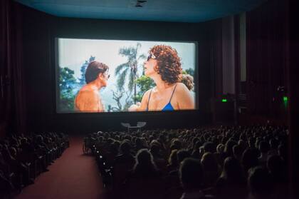 La sala 1 del emblemático cine porteño fue la primera en remodelarse