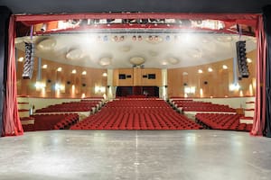 La sala Astor Piazzolla del Centro Provincial de las Artes ofrece una programación que incluye teatro de texto, danza y conciertos