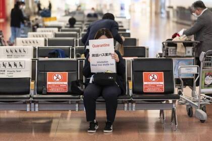 La sala de llegadas del aeropuerto de Haneda en Tokio, Japón, el 8 de noviembre de 2021, en plena pandemia de coronavirus