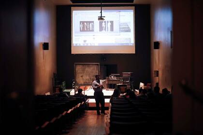 La sala de proyecciones no tiene nada que envidiarle a un cine tradicional.
