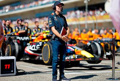 La salida de Adrian Newey, ocurrida en junio de 2024, fue una pérdida relevante para Red Bull Racing; Horner no logró contener la fuga de ingenieros.