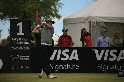 La salida de Isidro Benítez en el hoyo 1: la tercera vuelta de 67 (-5)