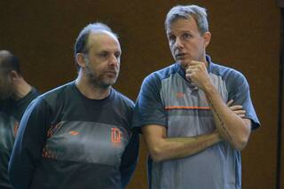 Crisis en Untref voleibol: renunciaron siete jugadores y el preparador físico