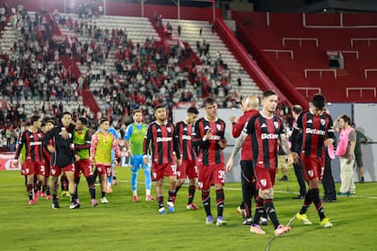 La salida del Ducó, luego de un estreno victorioso para Coudet y su plantel
