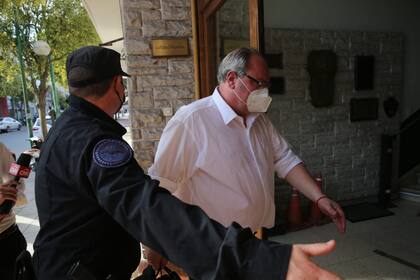 La salida del juez Martín Bava del Juzgado Federal de Dolores, el jueves pasado, cuando se frustró la indagatoria a Macri