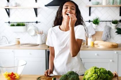La saliva influye en los sabores -y en nuestro disfrute- de lo que comemos y bebemos.