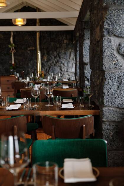 La salón tiene 26 sillas