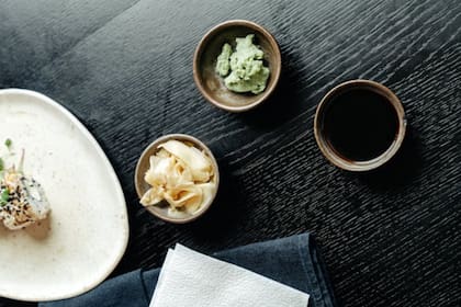 La salsa de soja se consume en grandes cantidades en las comidas orientales (Foto Pexels)