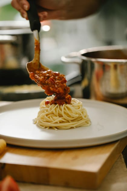 La salsa de tomate tiene una historia larga y sabrosa que comienza en Europa, pero que se consolidó como tradición en América