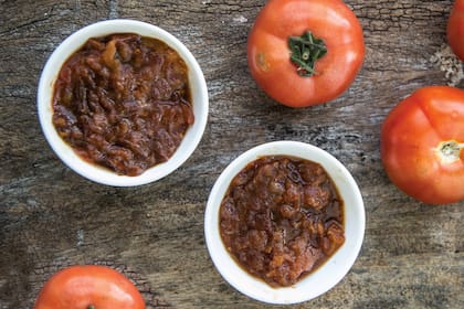 La salsa de tomates horneados es una excelente fuente de licopeno, un compuesto que intensifica su potencial antioxidante con el calor