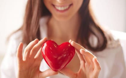 La salud del corazón puede favorecerse con pequeños hábitos diarios y así evitar enfermedades crónicas (Archivo)