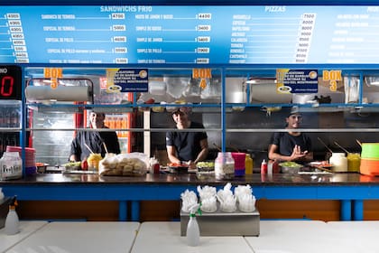 La sandwichería Don Pepe despacha los sándwiches en tiempo récord.