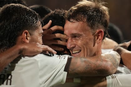 La satisfacción de Mainero tras conseguir otro tanto que quedará en los libros de la historia calamar: anotó el de la primera conquista (Apertura 2025) y, este jueves, el primero fronteras afuera, por la Copa Libertadores.