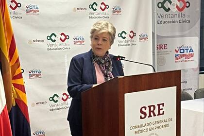 La secretaria de Relaciones Exteriores de México calificó a la ley SB4 de Texas como "antiinmigrante, xenofóbica y discriminatoria"