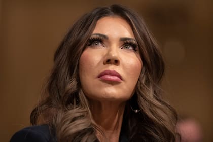 La secretaria de Seguridad Nacional de EEUU Kristi Noem en el Congreso en Washington el 11 de diciembre del 2025. (AP foto/Mark Schiefelbein)