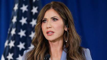 La secretaria de Seguridad Nacional de Estados Unidos, Kristi Noem dice que el nuevo centro de detención es parte de las iniciativas rentables e innovadoras.