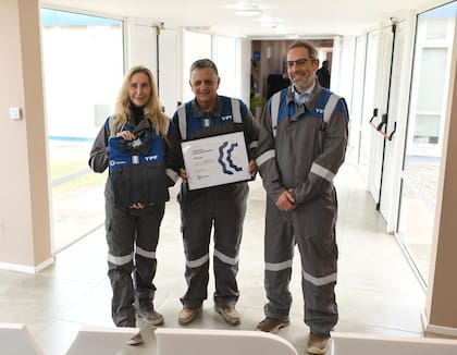 La secretaria general de la Presidencia, Karina Milei, y el jefe de Gabinete, Manuel Adorni, visitaron Vaca Muerta, en la provincia de Neuquén