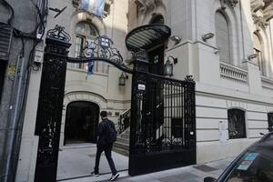 La sede central del centenario club CUBA, sobre la calle Viamonte